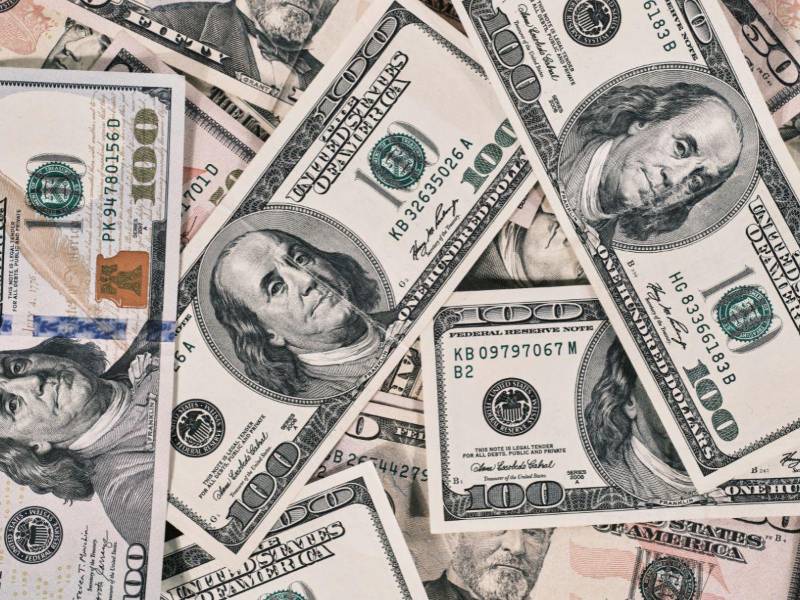 La subasta diaria de divisas, establecida por el BCH, busca equilibrar la oferta y la demanda de moneda extranjera en el país.