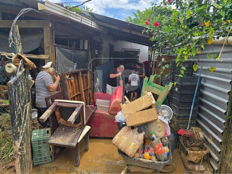 Inundación afecta a 75 familias tras desbordamiento del río Helado en Santa Cruz de Yojoa, Cortés.