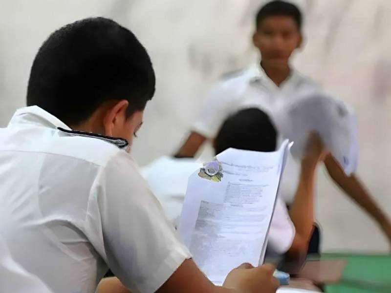 Los más de 1.8 millones de alumnos del sistema educativo nacional aprenden con el actual CNB que se aprobó desde el 2003.