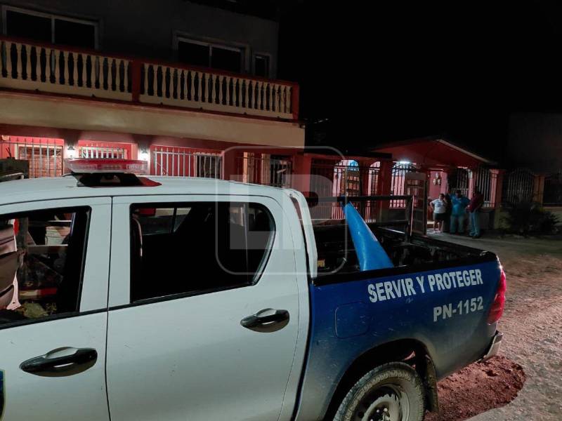 Al lugar llegaron agentes de la Policía Nacional para comenzar con las indagaciones.