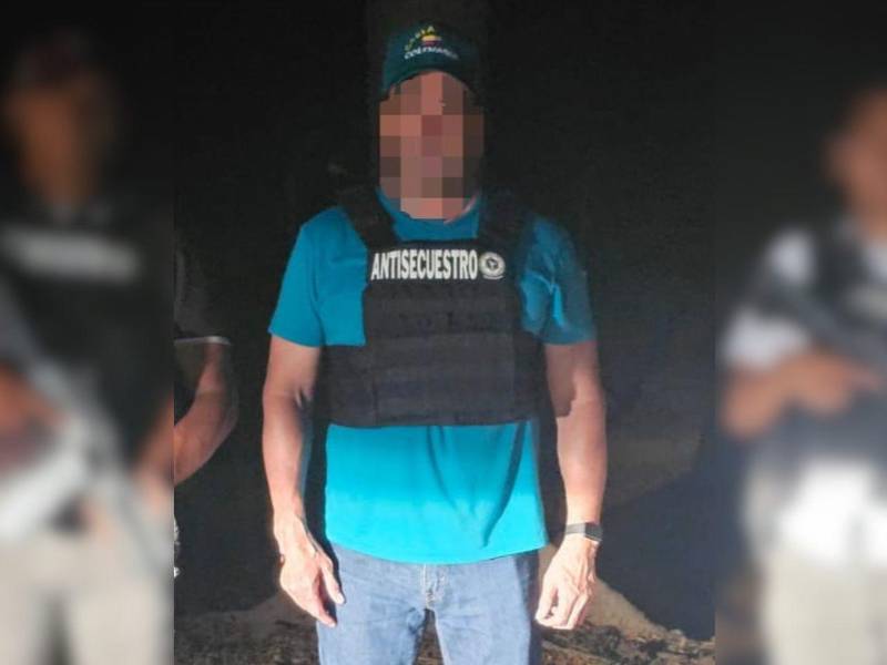 Momentos de la liberación del hondureño por agentes de la Unidad Antisecuestros.