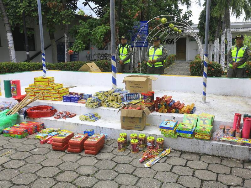 Las autoridades municipales destacan que este tipo de pólvora representa un riesgo significativo para la seguridad de la población.
