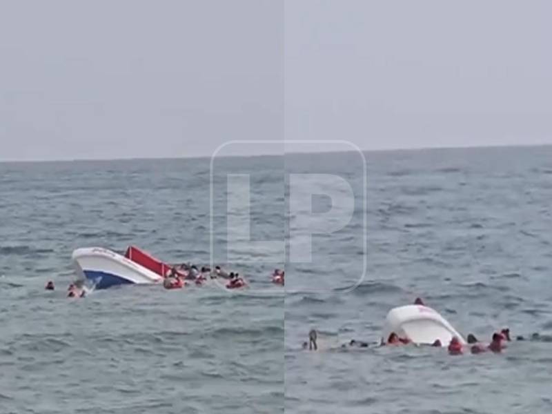 Momentos de temor vivieron varias personas la mañana de este domingo en la ciudad de Tela, en el departamento de Atlántida, luego de que observaron cómo una lancha se volcaba en el mar.