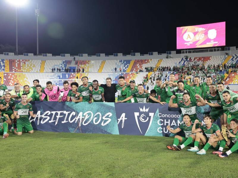 Los jugadores y cuerpo técnico del Marathón celebraron la clasificación a la Concacaf Champions Cup.