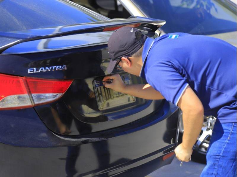 En San Pedro Sula circulan más de 103,361 carros y motocicletas sin placas, de acuerdo con registros del Instituto de la Propiedad (IP) proporcionados a LA PRENSA.
