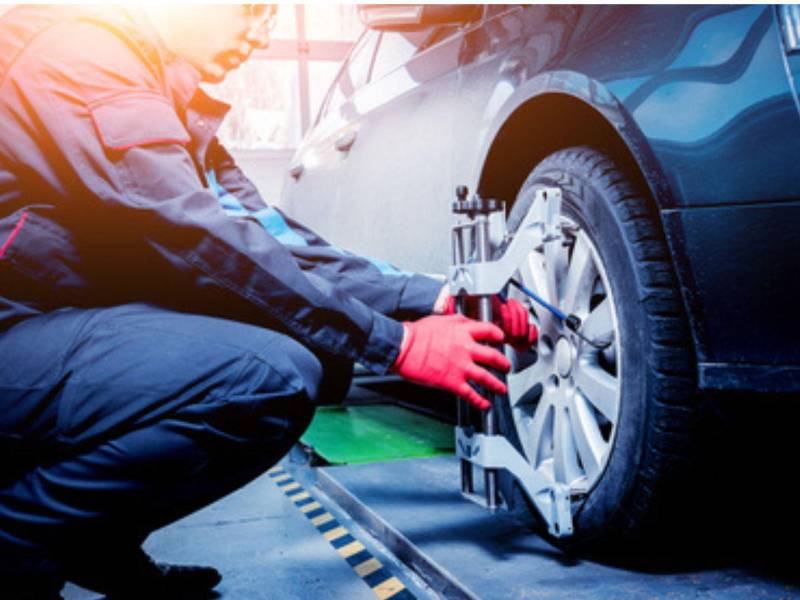 Unos neumáticos bien equilibrados reducen la resistencia al rodaje, lo que puede mejorar la eficiencia del combustible.