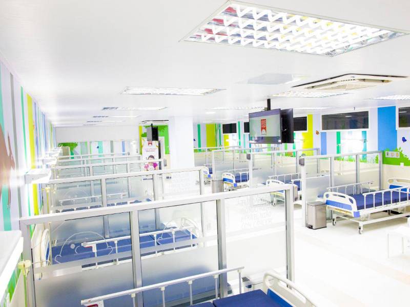 La recién remodelada sala de hospitalización de oncología pediátrica cuenta con 21 camas.