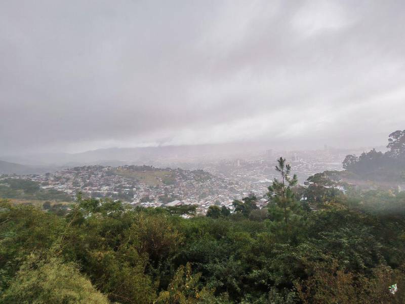 Un día nublado en Tegucigalpa. Fotografía de archivo.