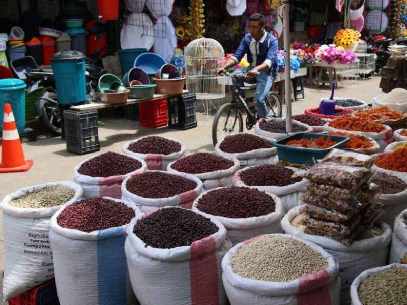 Honduras es un país altamente importador y adquiere granos básicos en el exterior debido a que la producción nacional no logra cubrir la demanda.