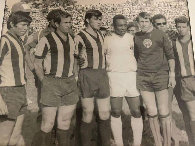 El histórico defensor y capitán del Real España recordó el día en que el conjunto catedrático se midió al mítico Santos de Brasil.