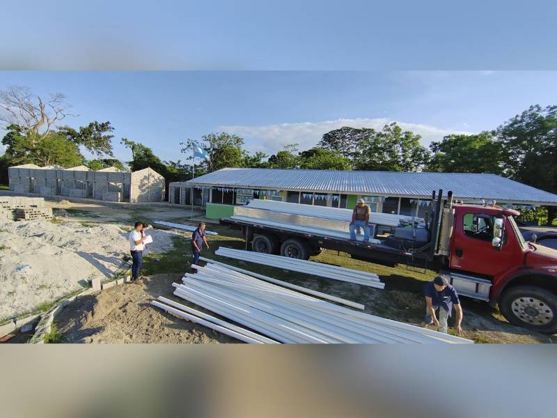 Construccion de 4 aulas escolares Escuela Jeanneth Kawas de Residencial Villas Alcalá.