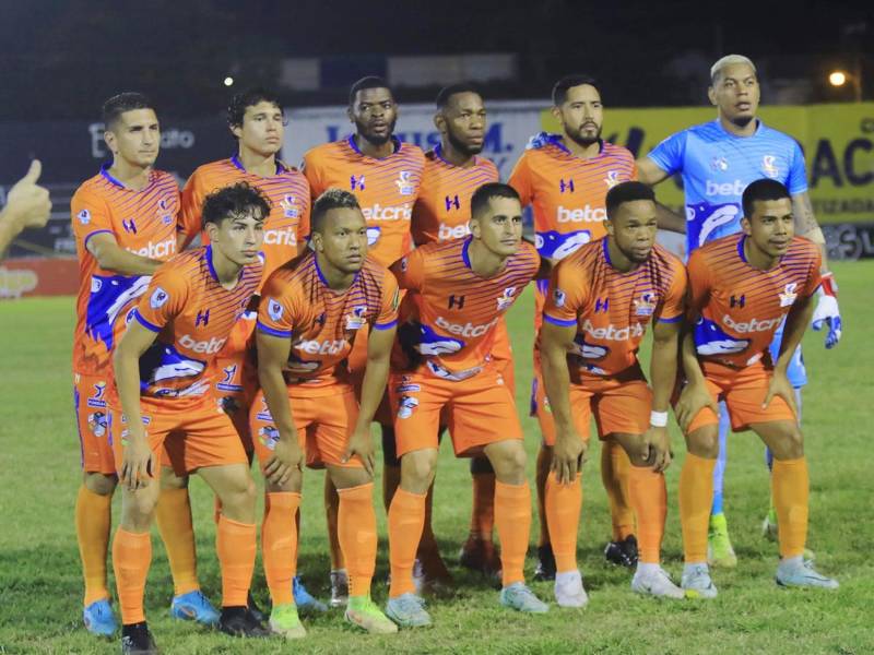 Los Lobos de la UPN está sacando un triunfo importante contra el Victoria.