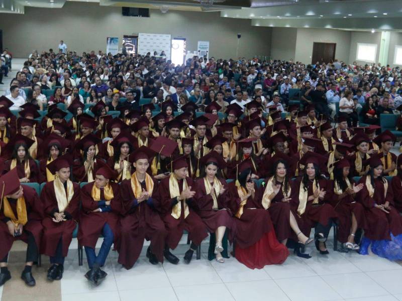 Ceremonia de graduación del JTR en la jornada vespertina.