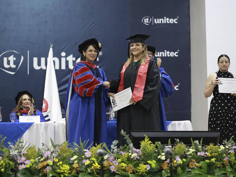La graduación de 371 nuevos profesionales marca un hito en CEUTEC y representa un paso significativo hacia un futuro prometedor para Honduras.