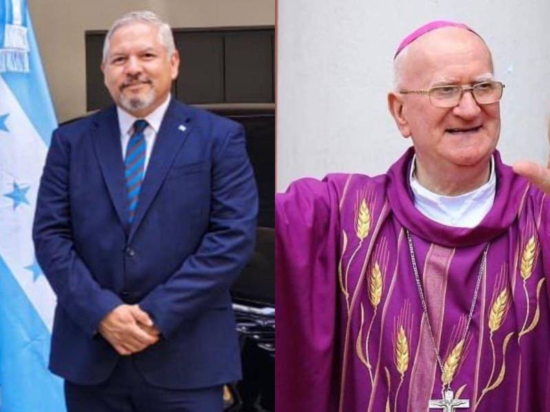 A la derecha, Canciller de Honduras, Enrique Reina, a la izquierda el Arzobispo, Miguel Lenihan.