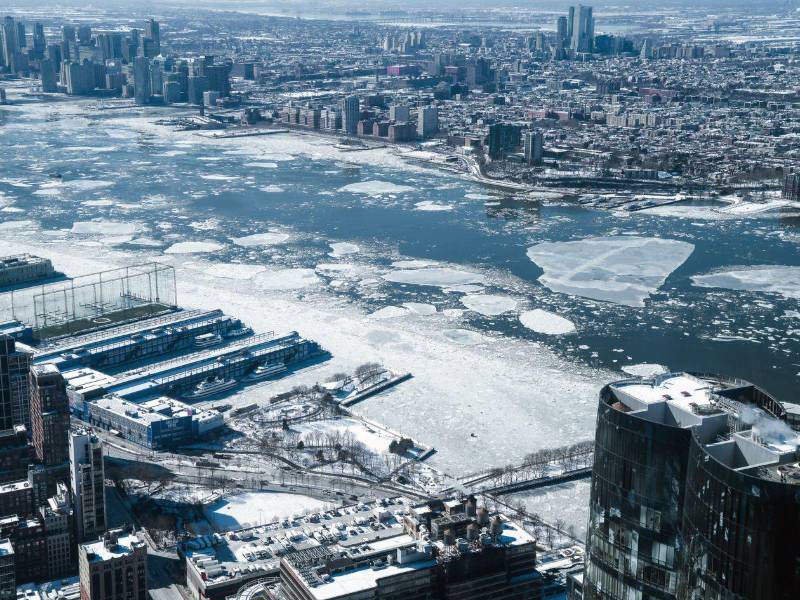 Este fin de semana llegó al noroeste de Estados Unidos un nuevo frente ártico que llevó a la Gran Manzana a experimentar temperaturas máximas de -16 grados Celsius (3ºF), con una sensación térmica de hasta -25ºC (-13ºF).