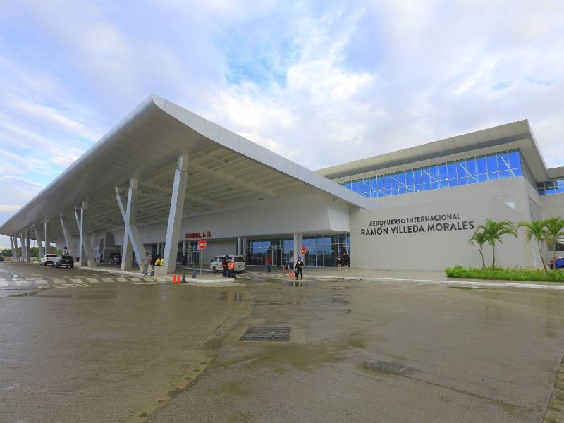 Fachada del aeropuerto Ramón Villeda Morales en San Pedro Sula, Honduras.