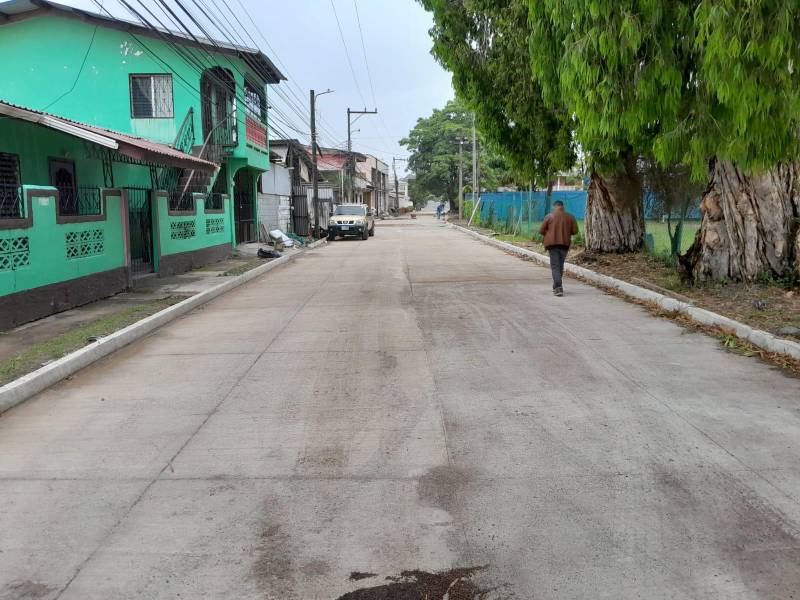 La Ceiba se moderniza con una red estratégica de pavimentación en barrios y colonias, como el de la calle de la colonia Sutrasfco, entre otros.