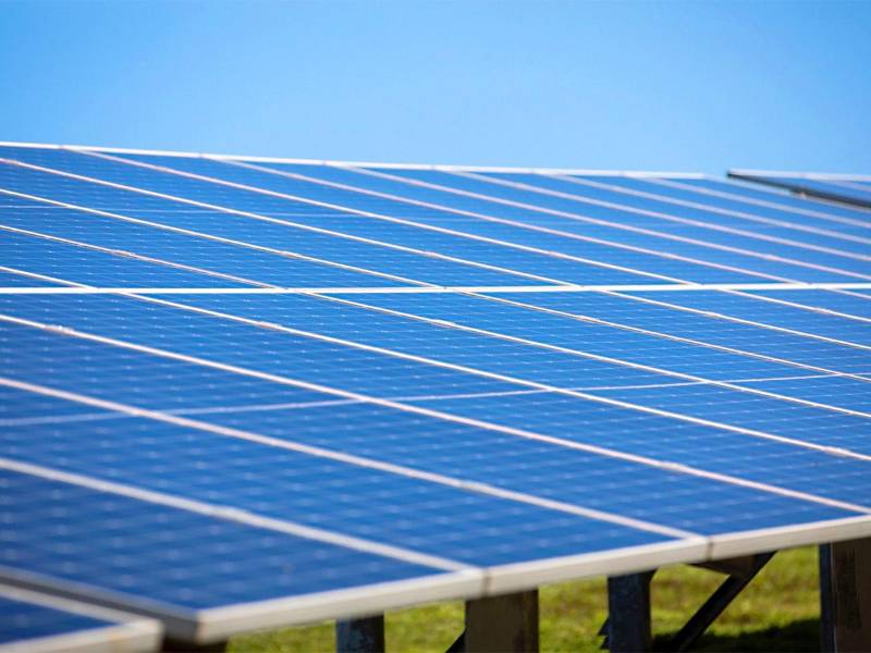 La reducción tarifaria en Guanaja representa un alivio económico de hasta 8.2 millones de lempiras anuales.