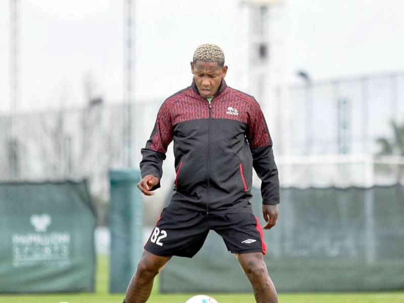 Romell Quioto anunció su salida del equipo Tractor SC de Irán a menos de un mes de su su fichaje.