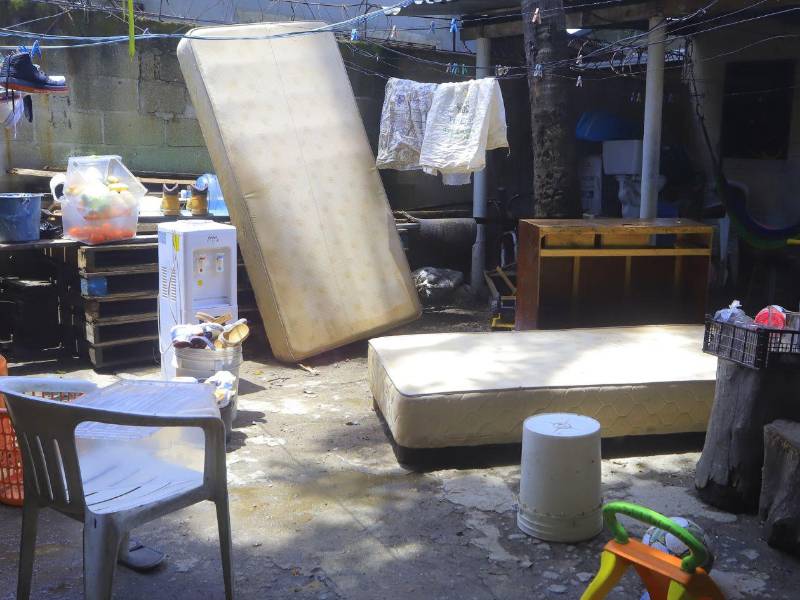 Muchas familias en el barrio Cabañas resultaron afectadas con las lluvias de la madrugada del miércoles 3 de junio.