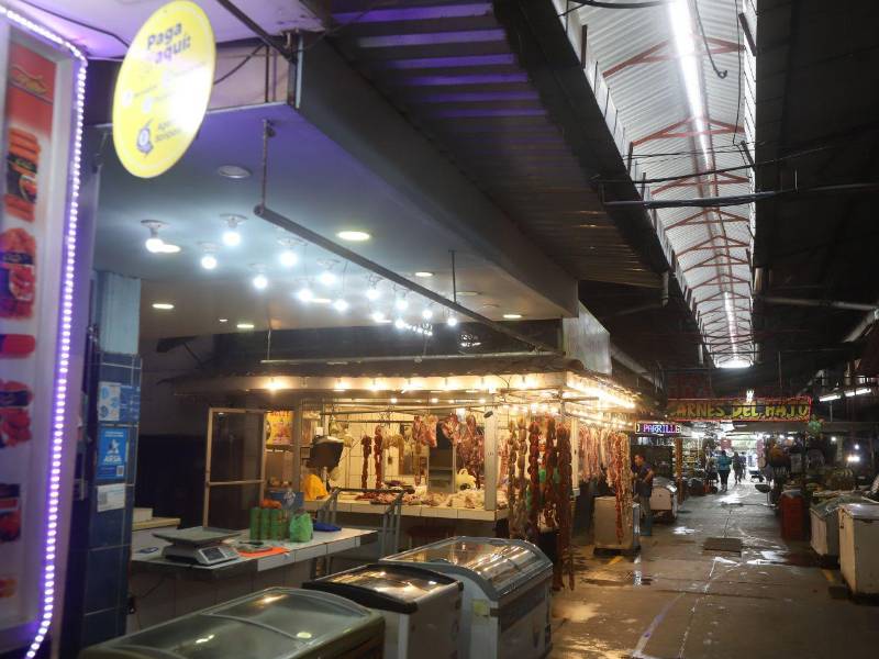 Los avances tecnológicos que brindan facilidad y rapidez han impulsado a muchos hondureños a utilizar la billetera electrónica, dejando de lado el dinero en efectivo. Debido a ello, los vendedores de mercados y pulperías han tenido que actualizarse para no perder clientes ni ventas.