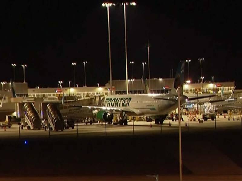 Avión atropella y mata a hombre que entró sin permiso a la pista del aeropuerto de Denver