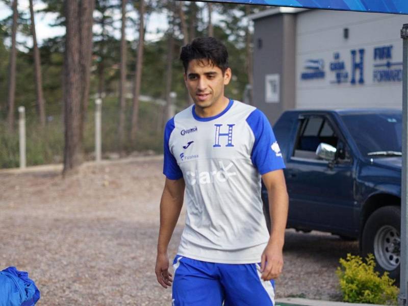 El futbolista John Denis juega el partido de su vida luego que se le diagnosticó cáncer.