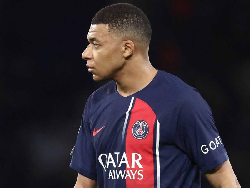 Kylian Mbappé no juega de inicio con el PSG contra el Nantes tras anunciar su decisión de salir del PSG.