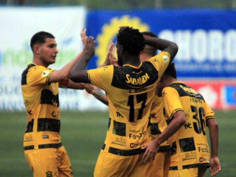 El Real España le ganó por 1-3 a los Lobos de la UPN en Choluteca.