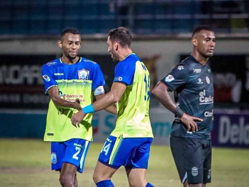 El Real España fue frenado por los Potros del Olancho FC. Empataron 1-1 en el estadio Juan Ramón Brevé Vargas.