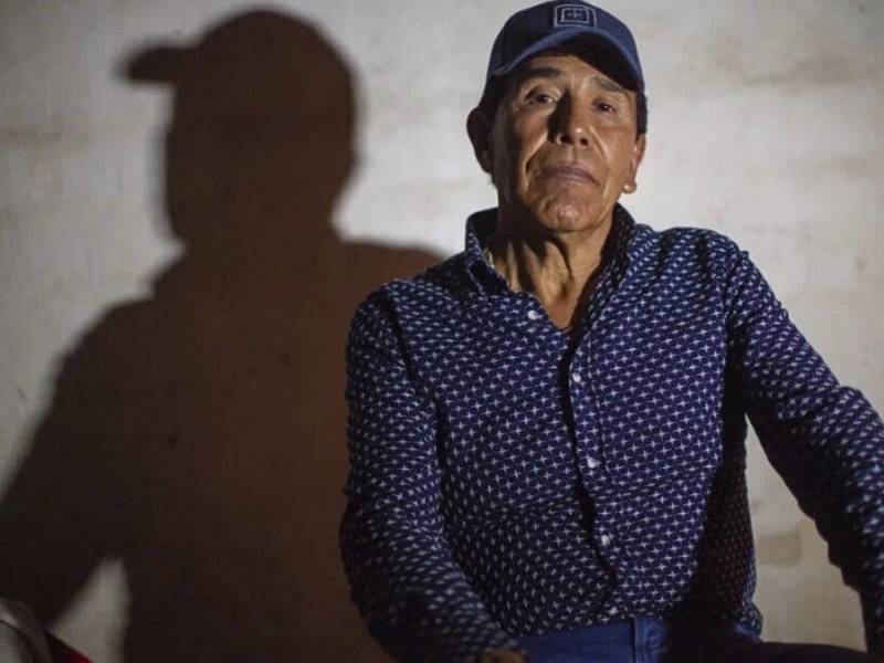 Rafael Caro Quintero, conocido como el Narco de Narcos y exlíder del Cártel de Guadalajara, fue trasladado al hospital el pasado 20 de septiembre y permaneció ingresado durante varios días. Sin embargo, el 25 de septiembre, cinco días después, fue dado de alta y regresado al penal del Altiplano.