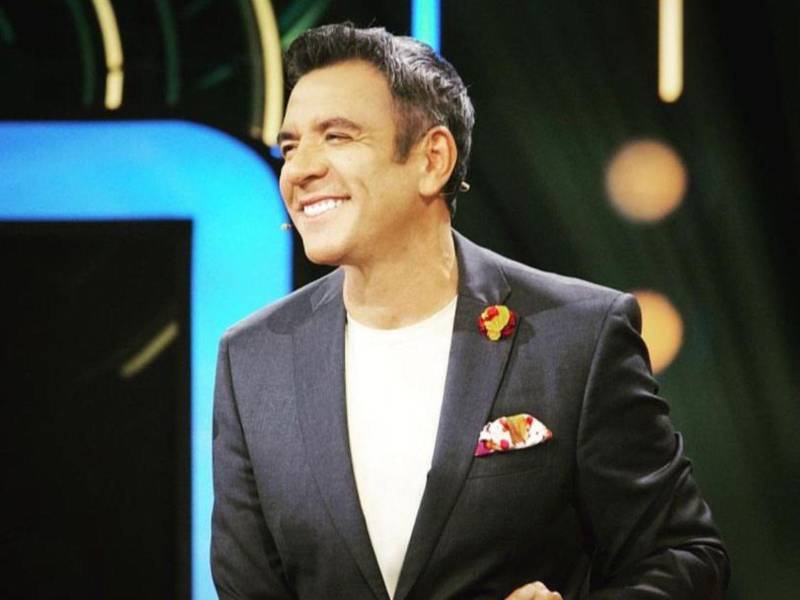 El presentador Héctor Sandarti.