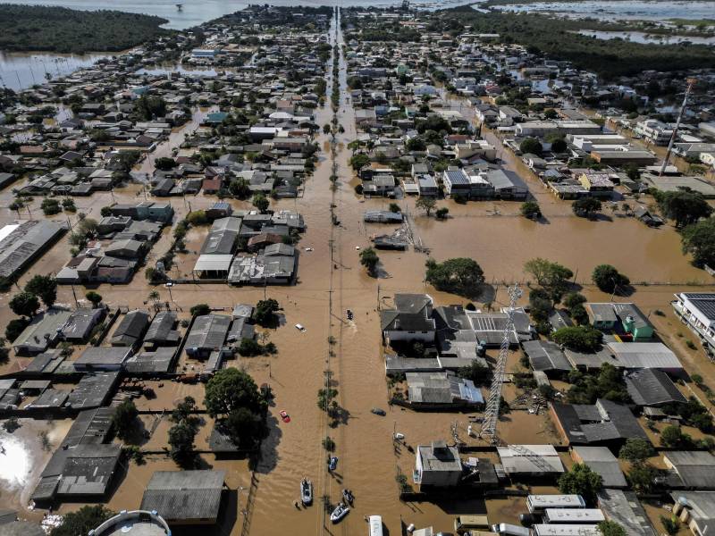 Brasil, Indonesia, Afganistán, Kenia..., distintas partes del planeta sufren desde hace días lluvias torrenciales e inundaciones que dejan centenares de muertos y cientos de miles de desplazados y que, según han explicado a EFE expertos ambientales, se ven agravadas por el mismo factor: el cambio climático.