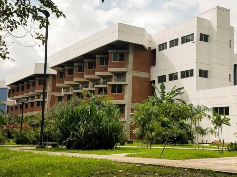 Los estudiantes permanecerán en protesta hasta obtener una respuesta de las autoridades universitarias. Advirtieron que, de no recibir una solución, intensificaran las medidas y podrían tomarse las instalaciones de la universidad.