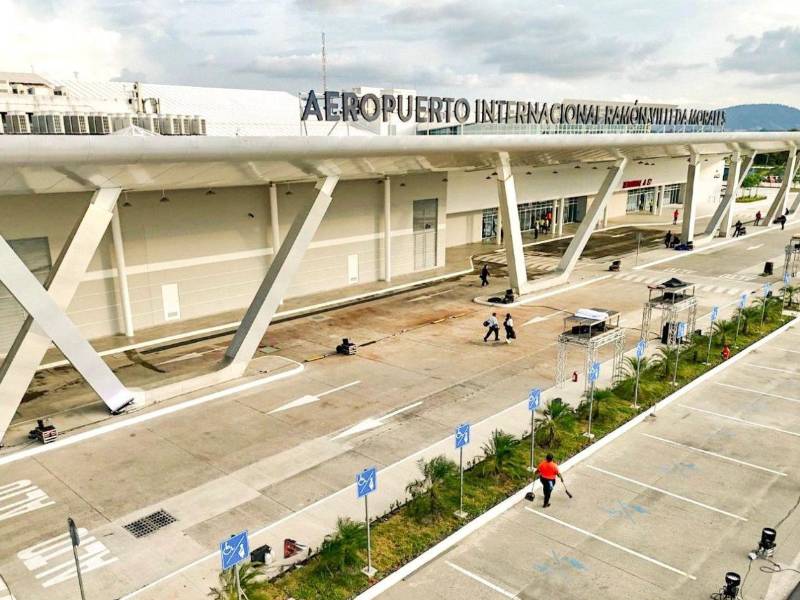El Aeropuerto Ramón Villeda Morales continúa sin vuelos desde ayer a mediodía.