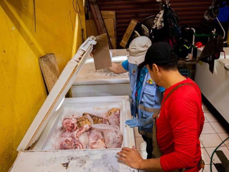 Equipos del Juzgado de Justicia Municipal, en coordinación con la Gerencia de Salud Municipal, se desplazan al área de carnicerías.