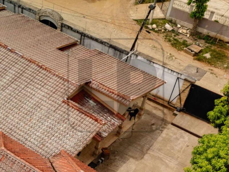 LA PRENSA Premium se desplazó hasta la comunidad de Corinto, donde se logró ubicar la posta de la Policía de Frontera a 300 metros de esta casa donde fueron asesinados cinco policías. Estas son las imágenes...
