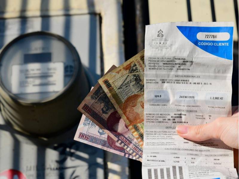 En mayo, tras la publicación del Decreto Ejecutivo 12-2026 sobre la focalización del subsidio eléctrico, el universo de beneficiarios se redujo de aproximadamente 900,000 a 324,638 usuarios.