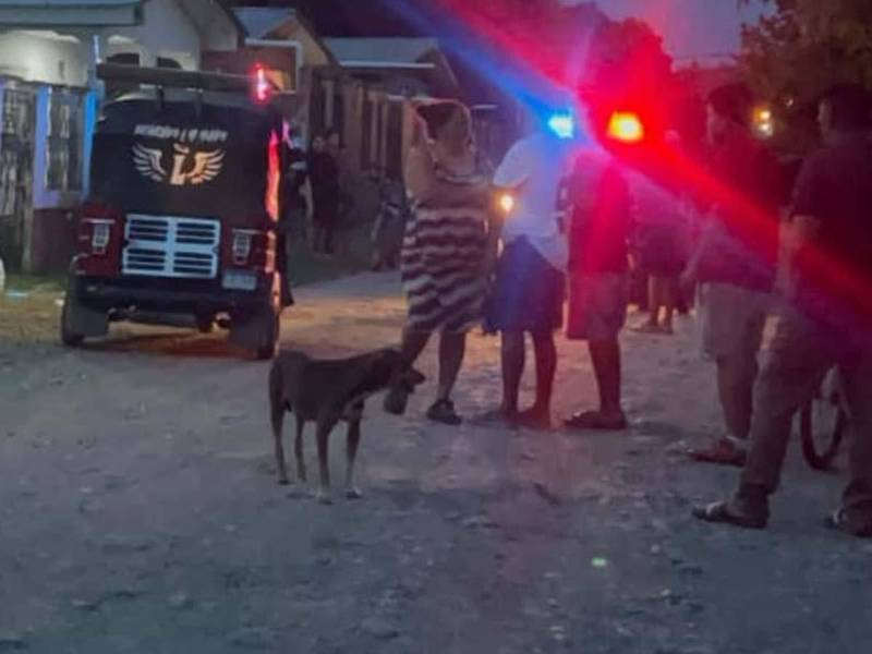 Escena donde dos hombres fueron asesinados a balazos dentro de una vivienda en el barrio El 50, sector de Agua Blanca, al sur de El Progreso, Yoro.