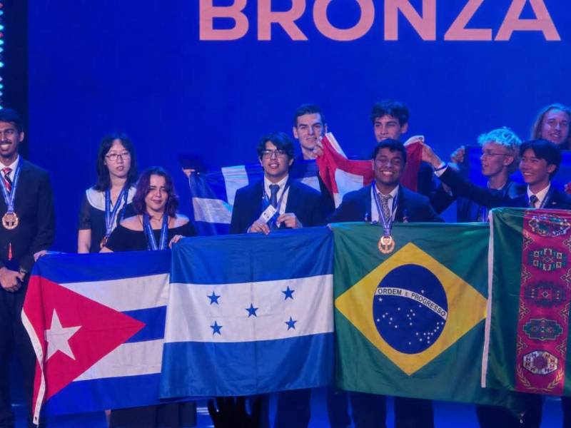 Ángel Daniel, estudiante del Instituto Tecnológico Taular, integró la primera delegación hondureña que participó en la Olimpiada Internacional de Química Mendeleev 2026.