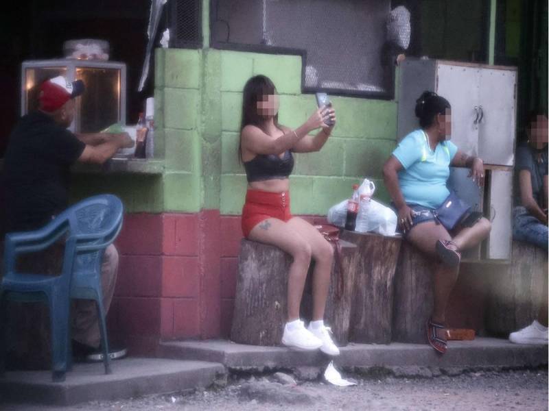 Un investigador especializado en la lucha contra la explotación sexual de la Policía pormenorizó cómo funciona en la vida real la prostitución VIP y callejera.