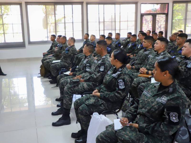El bachillerato acelerado está diseñado para completarse en un período de un año.