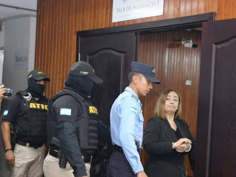 Rocío Tábora en los juzgados capitalinos tras su detención.