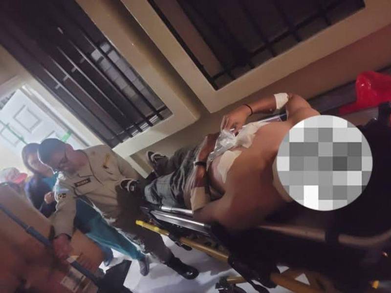 El joven recibió al menos tres puñaladas a manos de su compañera.