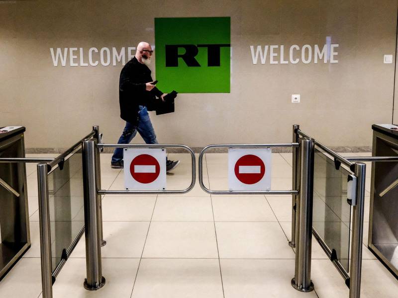 La App Store retiró la aplicación de RT a nivel mundial tras el anuncio de la UE.