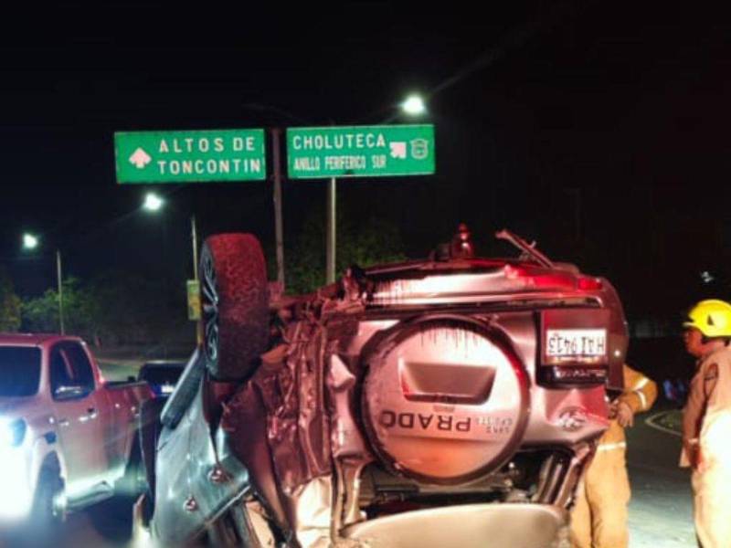 La tragedia de los adolescentes ocurrió minutos antes de la medianoche del sábado 9 de mayo, cuando una camioneta Toyota Prado gris, placas HAI-9413, se accidentó.