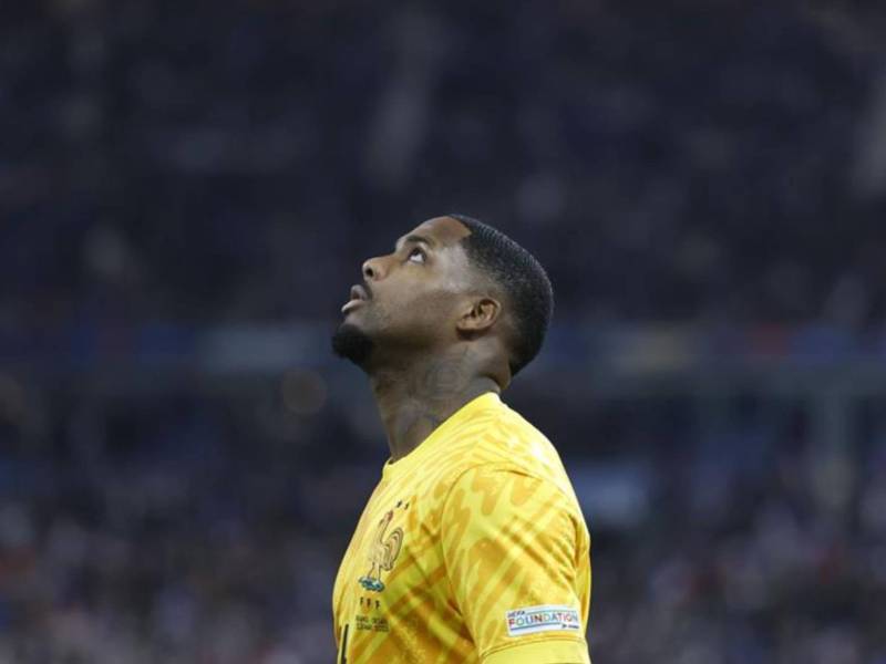 El portero Maignan fue el héroe de la selección de Francia al detener dos lanzamientos en la tanda de penales.