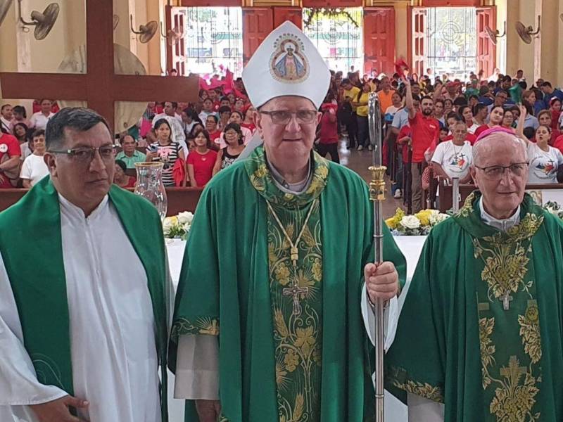 El obispo emérito español Ángel Garachana instó a los hondureños a vivir una Semana Santa con decoro y a no tirar la dignidad al suelo por el exceso de alcohol o el desorden