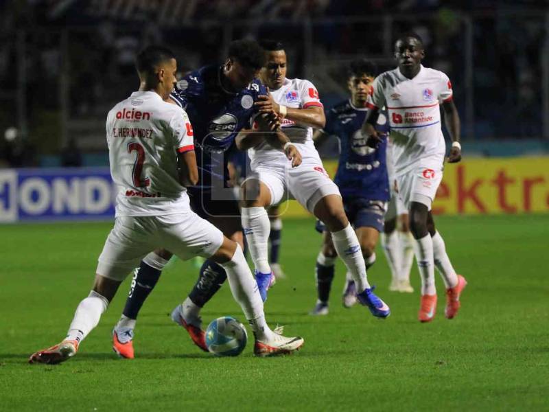 Olimpia y Motagua miden sus fuerzas este domingo en el Estadio Nacional Chelato Uclés.